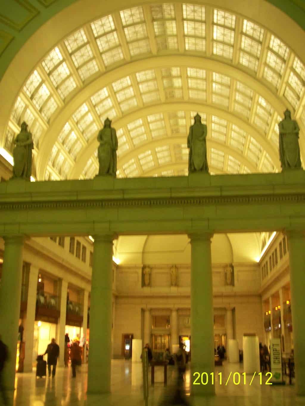 A bonus for visiting Washington, DC by bus is to being able to visit the Union Station and admire its spectacular architectural style