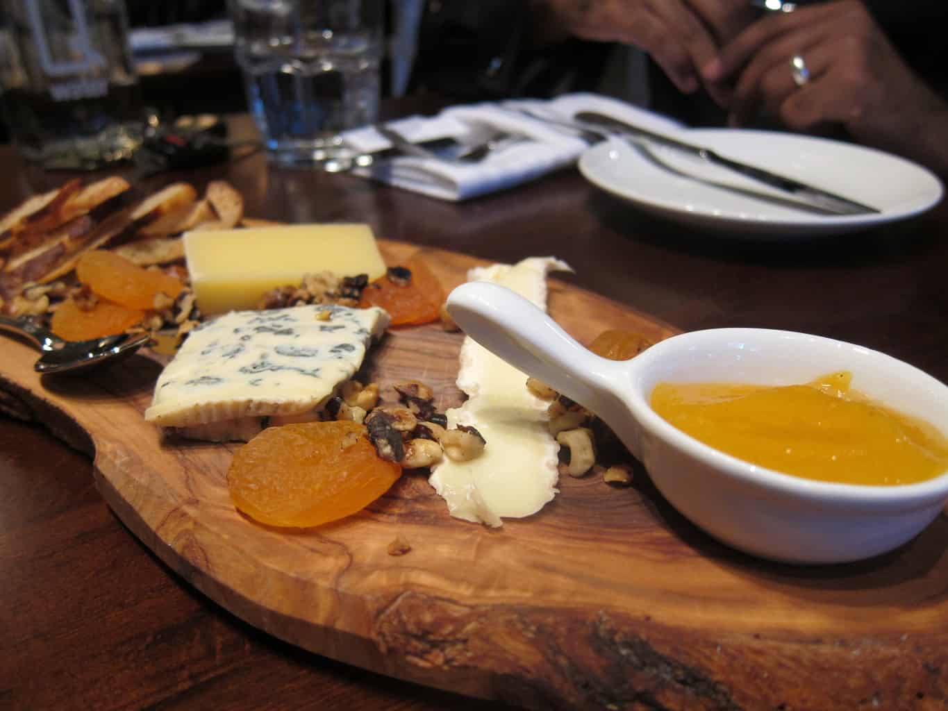 3 cheese plate